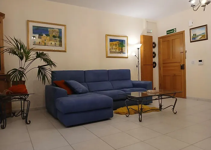 Manor Court Luxury Apartment